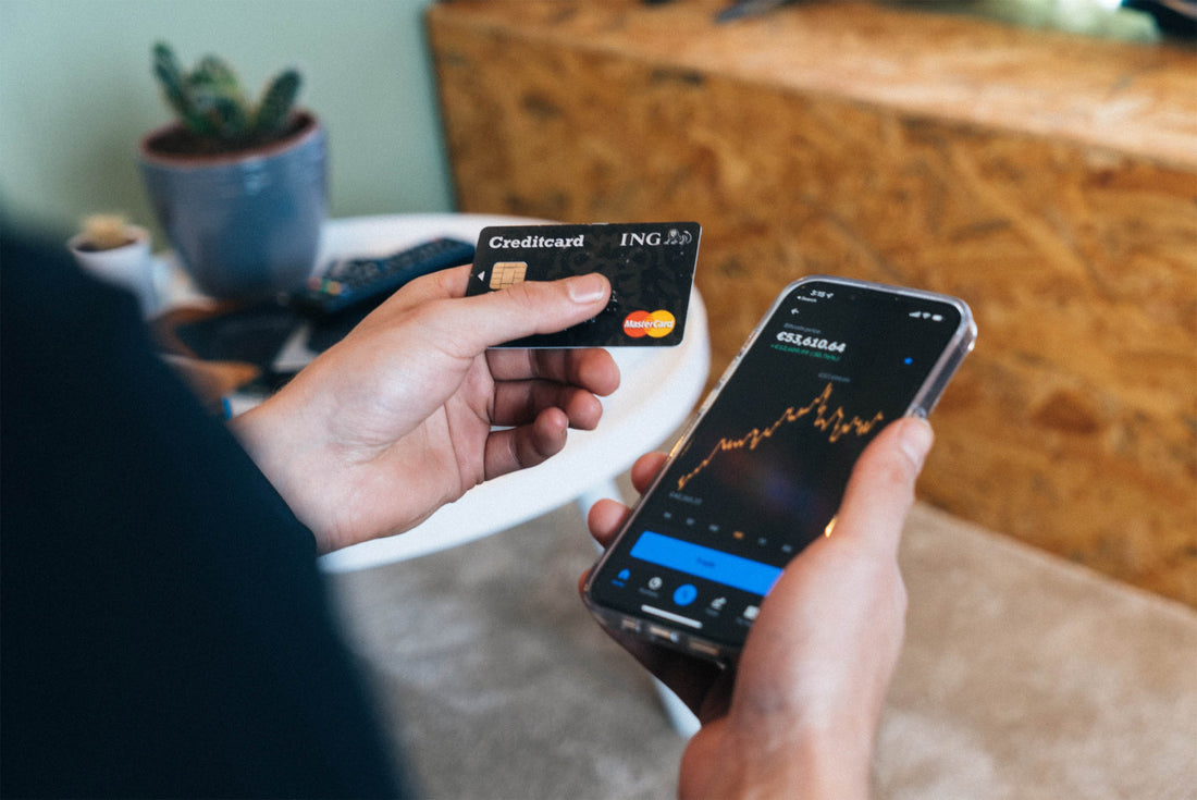 Mobile Phone - How the Limit on Your Credit Card Affects Your Credit Score?